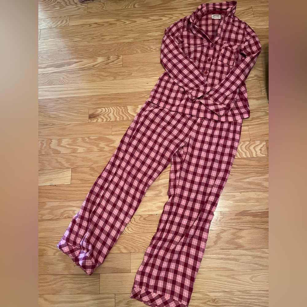 Nordstrom pink plaid with gold shimmer thread medium pajamas